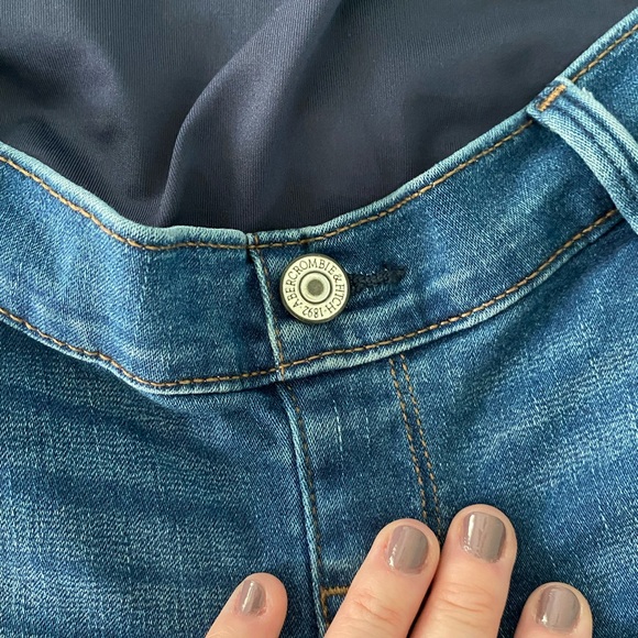 Maternity: Abercrombie and Fitch - The Jean Legging Maternity - Picture 2 of 6